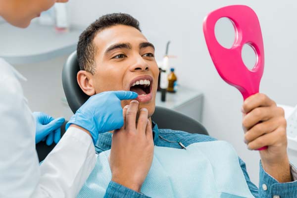 When Would A Dentist Recommend A Tooth Extraction?